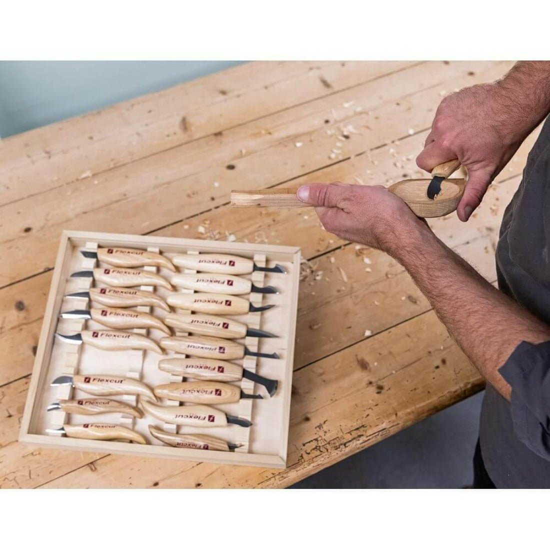 Flexcut KN250 Deluxe Knife 18pc Set - The ToolBox Scotland